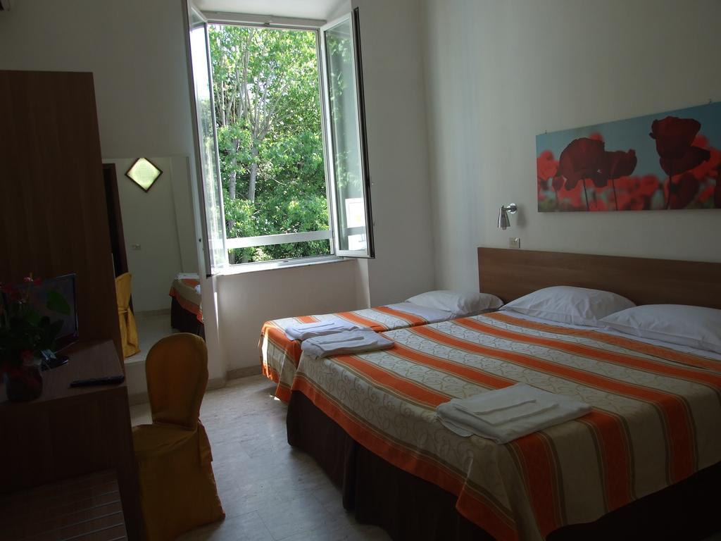 וירג'יו Hotel Derna חדר תמונה