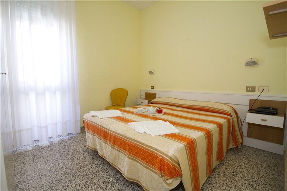 וירג'יו Hotel Derna מראה חיצוני תמונה